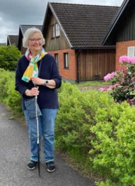 Ann-Mari med mobila trygghetslarmet Amy