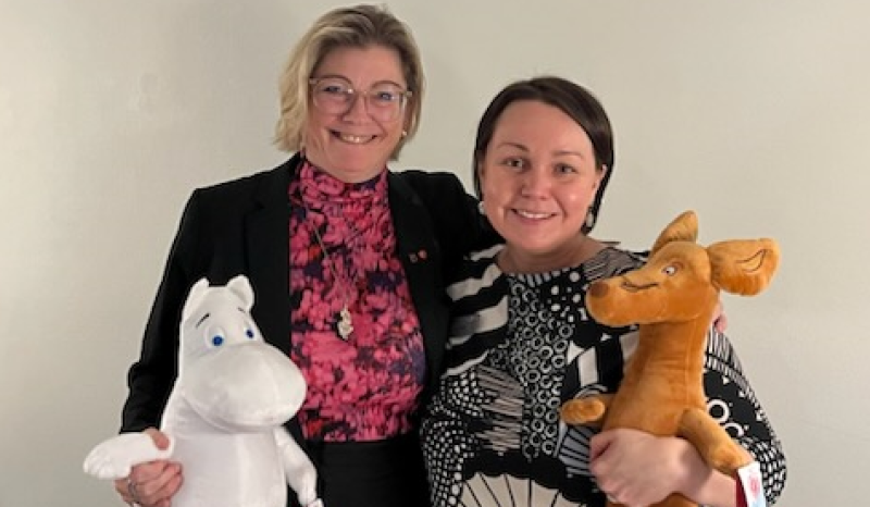 Kommunstyrelsens ordförande Marie Johansson invigde minoritetsdagen med ett tal och Heli Villanen var dagens konferencier. 