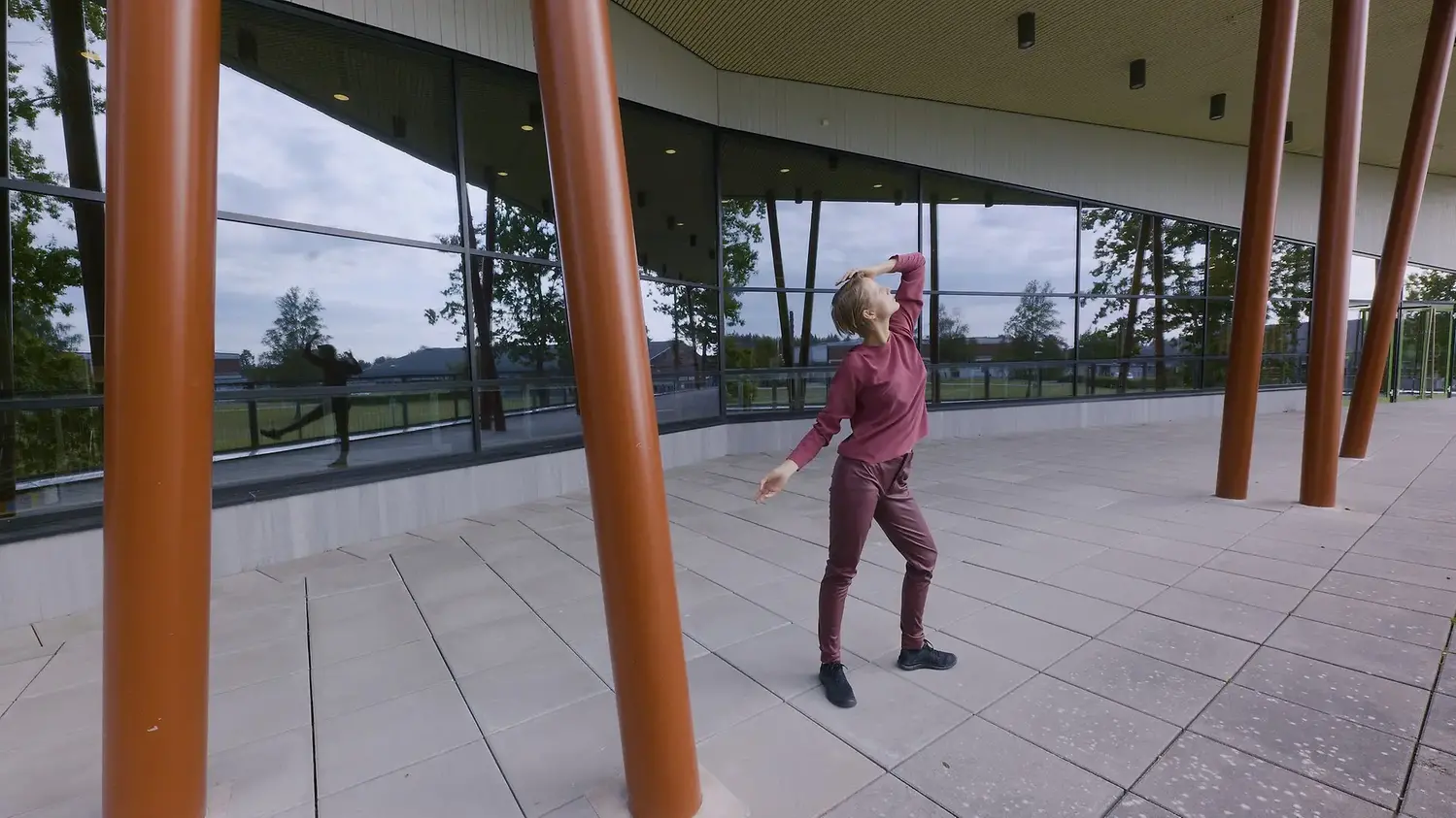 Dansare utanför Glashuset