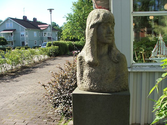 Staty på en kvinnlig byst